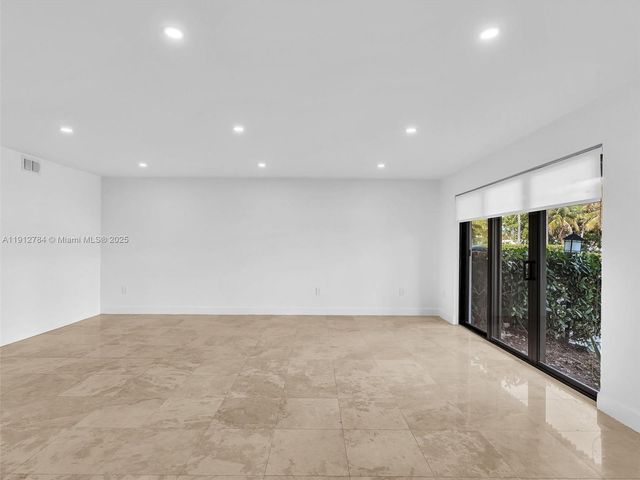 3776 NE 166th St 108, North Miami Beach, FL 33160