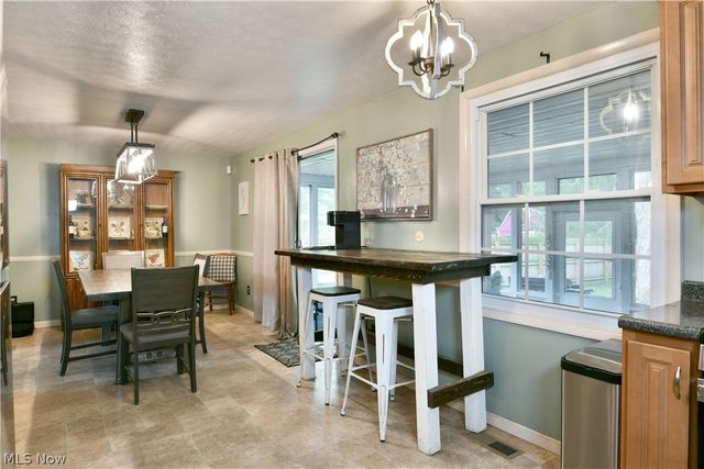 94 Camrose Drive, Niles, OH 44446