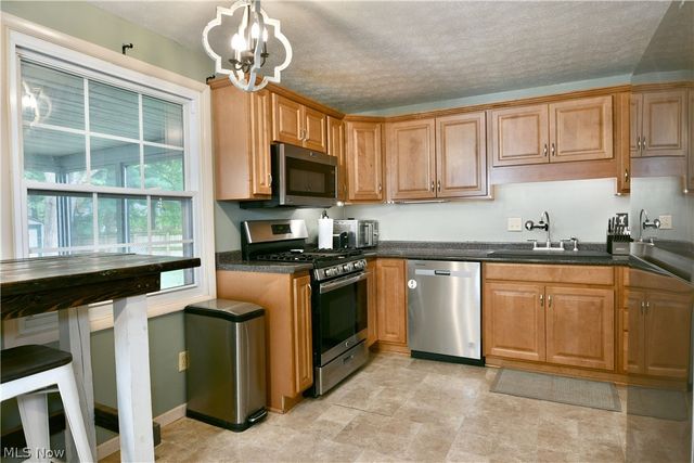 94 Camrose Drive, Niles, OH 44446
