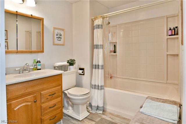 94 Camrose Drive, Niles, OH 44446