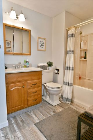 94 Camrose Drive, Niles, OH 44446