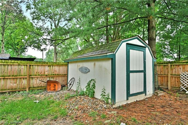 94 Camrose Drive, Niles, OH 44446