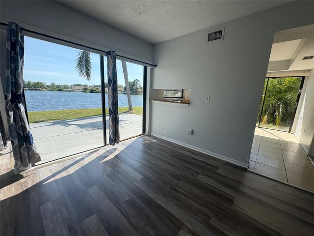 5112 BONNEDALE COURT, Tampa, FL 33624