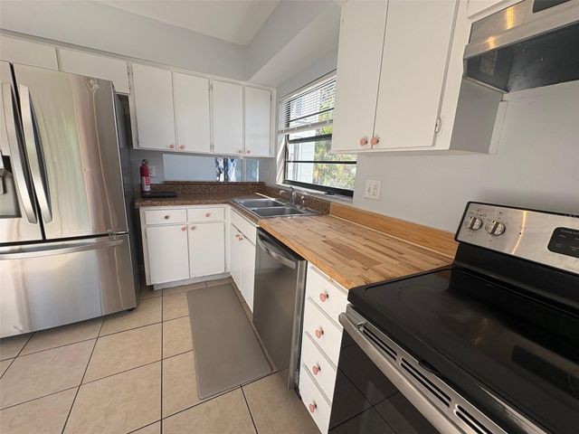 5112 BONNEDALE COURT, Tampa, FL 33624