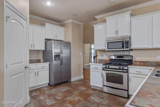 102 Still Waters Road, Broussard, LA 70518