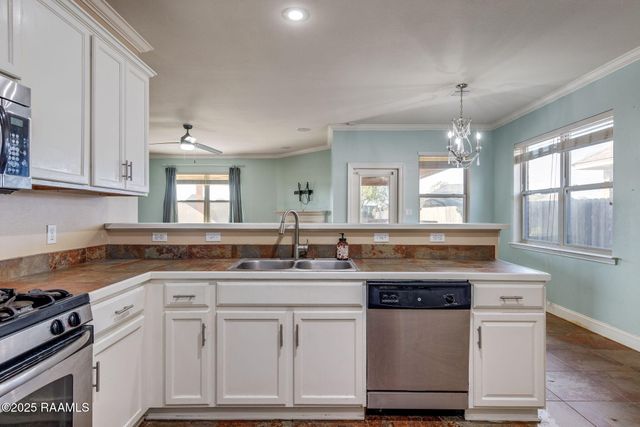 102 Still Waters Road, Broussard, LA 70518