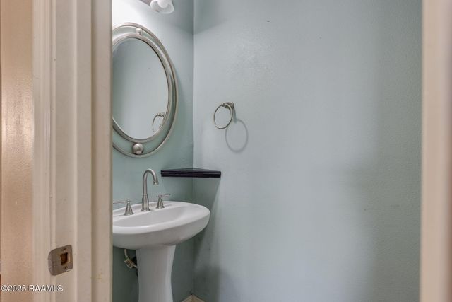 102 Still Waters Road, Broussard, LA 70518