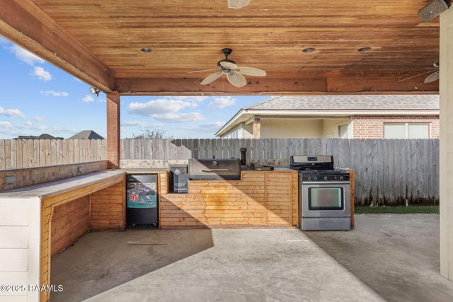 102 Still Waters Road, Broussard, LA 70518