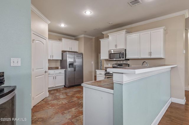 102 Still Waters Road, Broussard, LA 70518