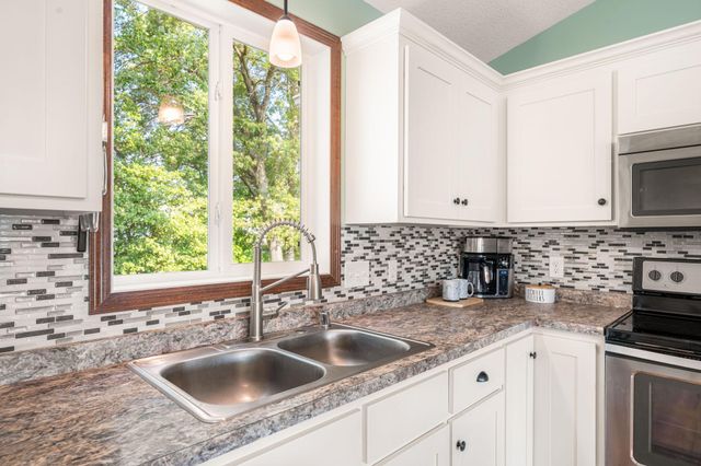 1617 129th Avenue NE, Blaine, MN 55449