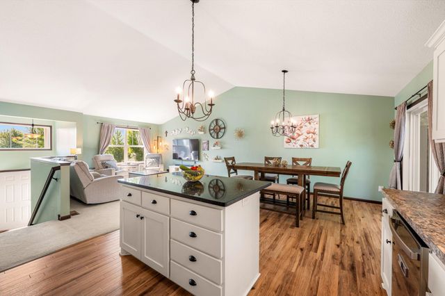 1617 129th Avenue NE, Blaine, MN 55449