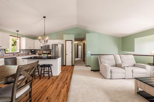 1617 129th Avenue NE, Blaine, MN 55449