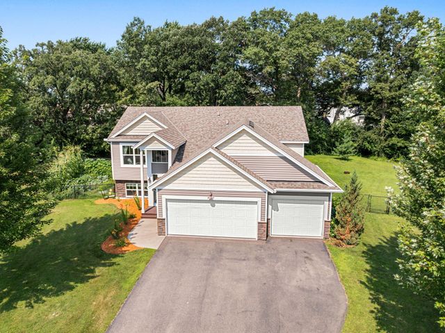 1617 129th Avenue NE, Blaine, MN 55449