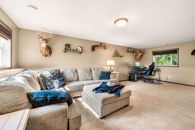 1617 129th Avenue NE, Blaine, MN 55449