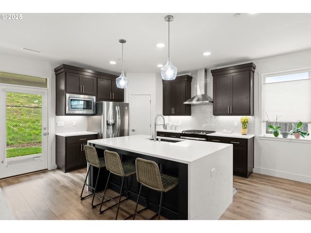 292 W MAPLE St, Washougal, WA 98671