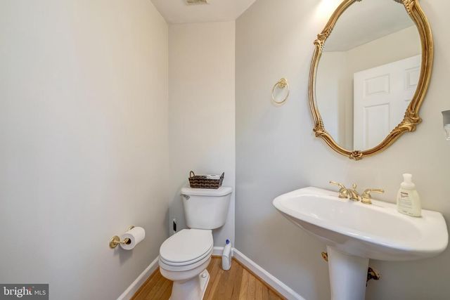 921 HARRISON CIR, Alexandria, VA 22304