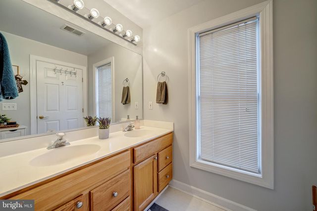 921 HARRISON CIR, Alexandria, VA 22304