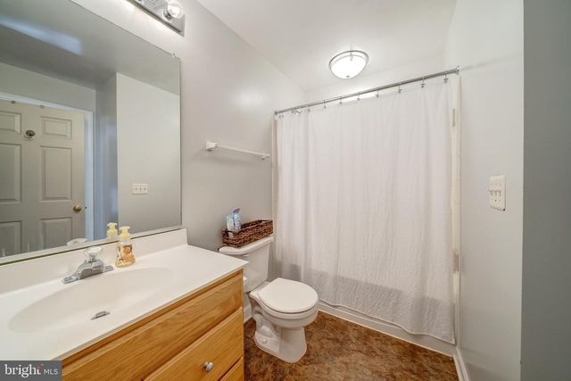 921 HARRISON CIR, Alexandria, VA 22304