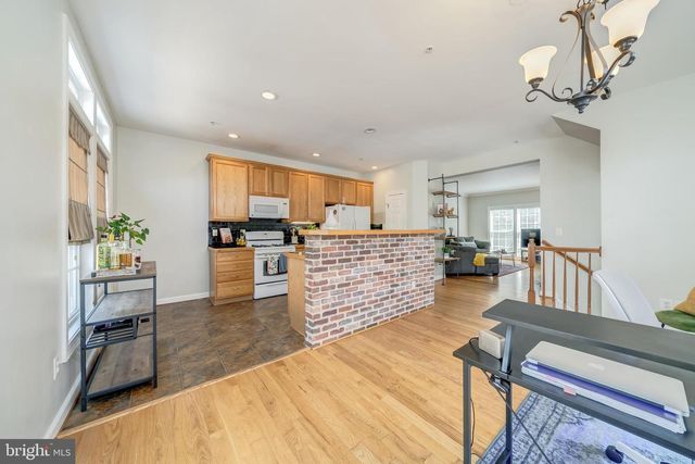 921 HARRISON CIR, Alexandria, VA 22304