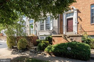 921 HARRISON CIR, Alexandria, VA 22304