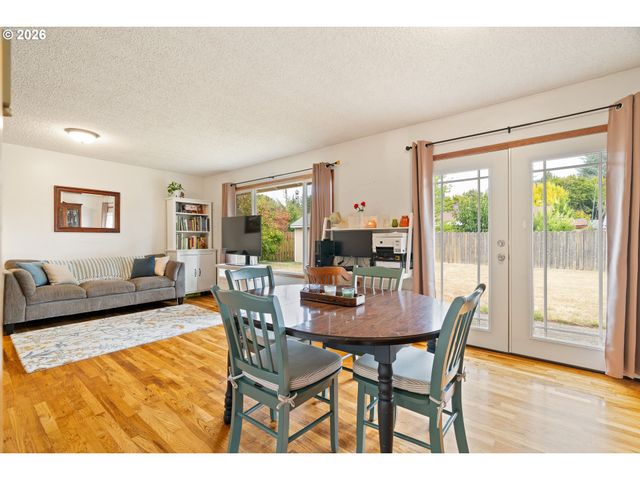 2867 Ne AZALEA St, Hillsboro, OR 97124