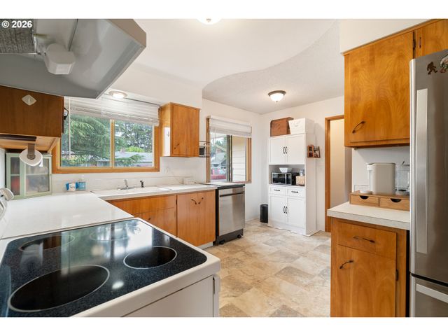 2867 Ne AZALEA St, Hillsboro, OR 97124