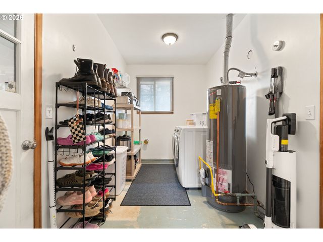 2867 Ne AZALEA St, Hillsboro, OR 97124