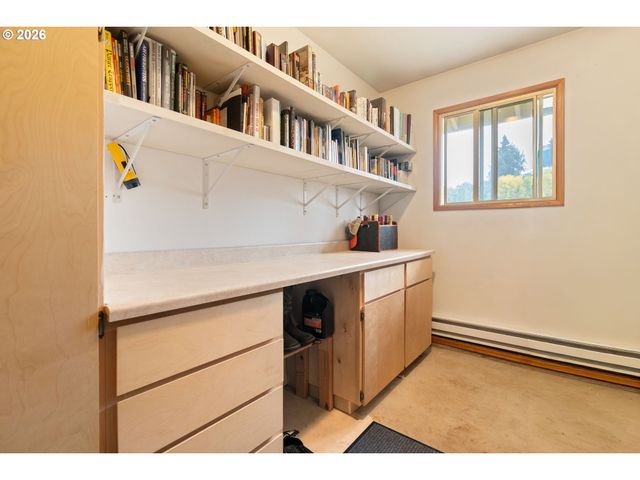 2867 Ne AZALEA St, Hillsboro, OR 97124