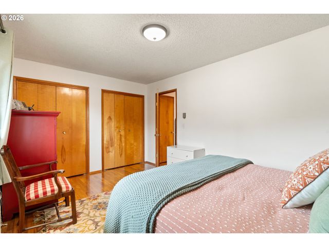 2867 Ne AZALEA St, Hillsboro, OR 97124