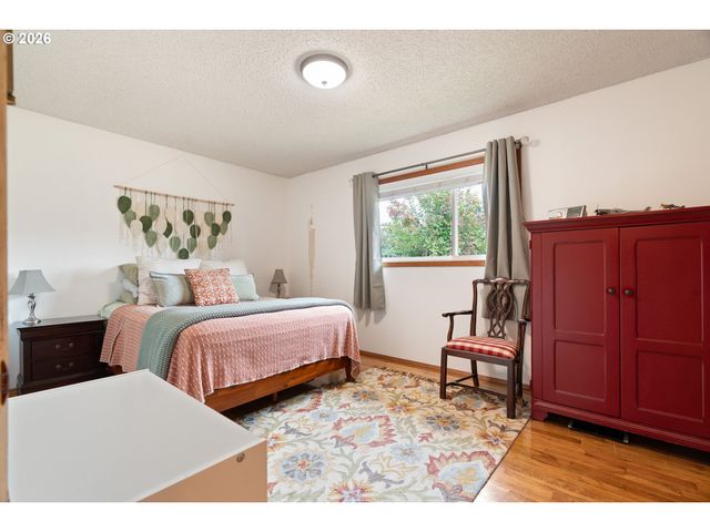 2867 Ne AZALEA St, Hillsboro, OR 97124