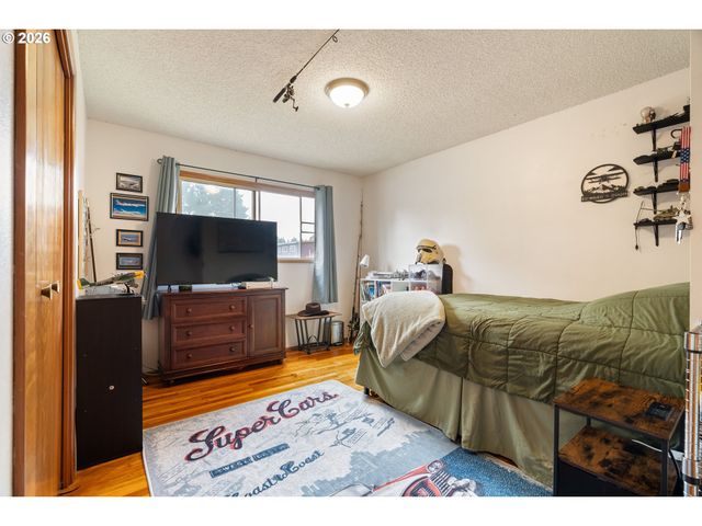 2867 Ne AZALEA St, Hillsboro, OR 97124