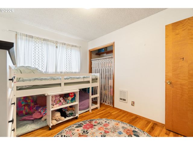 2867 Ne AZALEA St, Hillsboro, OR 97124