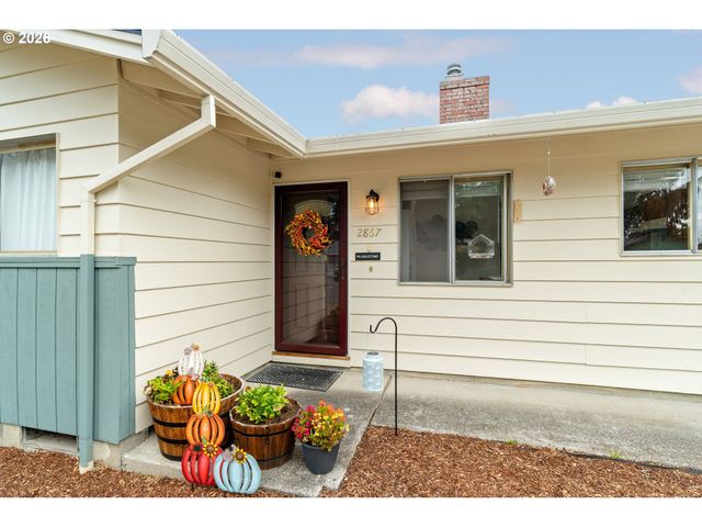 2867 Ne AZALEA St, Hillsboro, OR 97124