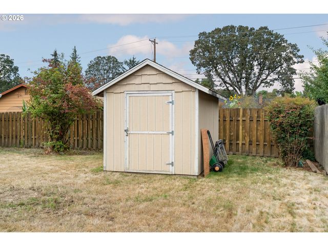 2867 Ne AZALEA St, Hillsboro, OR 97124