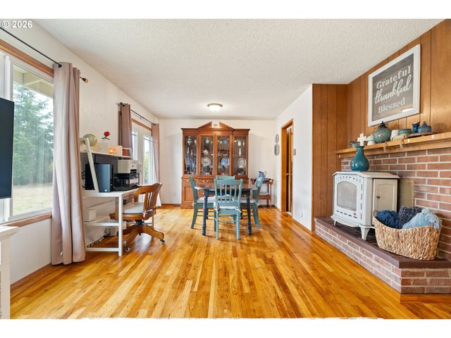 2867 Ne AZALEA St, Hillsboro, OR 97124