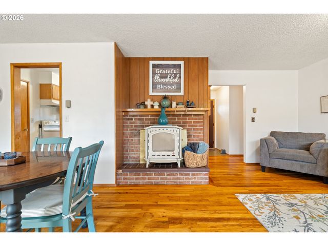 2867 Ne AZALEA St, Hillsboro, OR 97124
