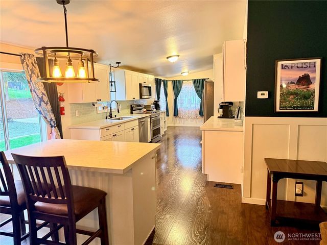 25411 96th Avenue E, Graham, WA 98338