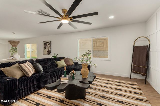 516 E GREENWAY Drive, Tempe, AZ 85282