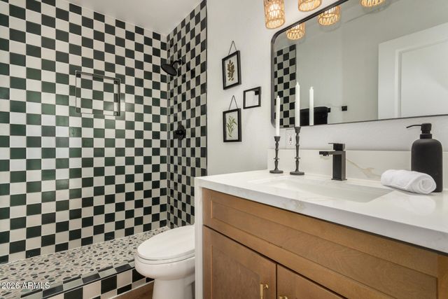 516 E GREENWAY Drive, Tempe, AZ 85282