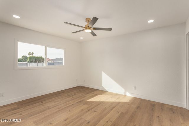 516 E GREENWAY Drive, Tempe, AZ 85282