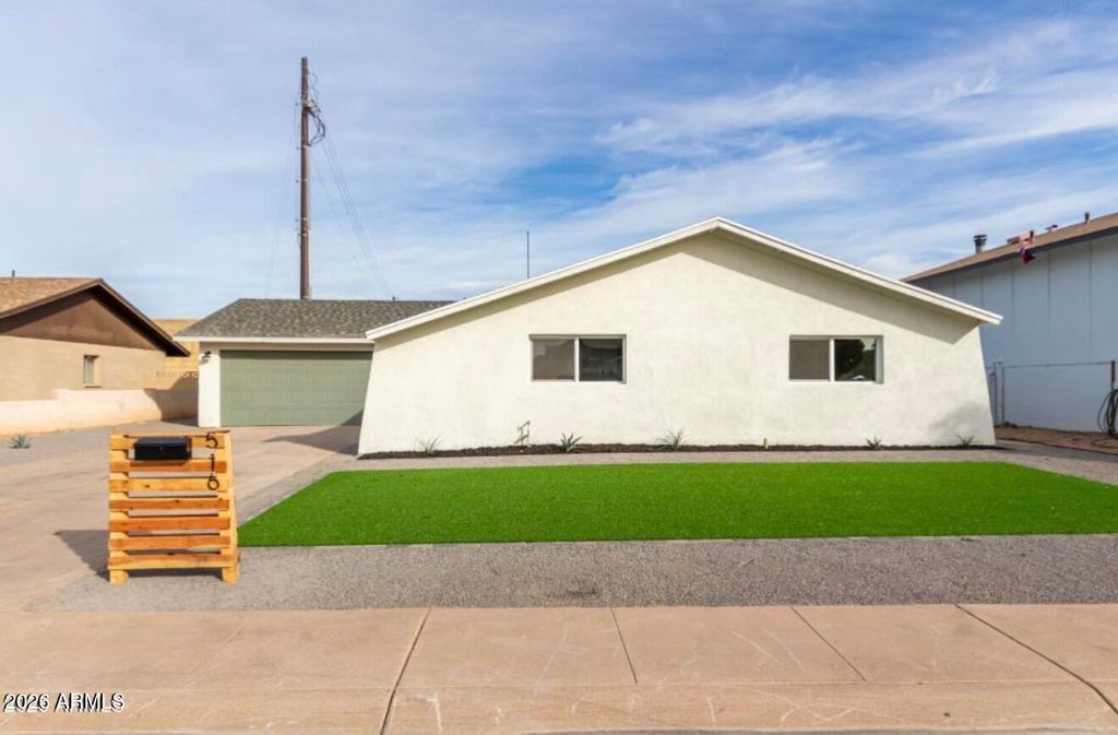 516 E GREENWAY Drive, Tempe, AZ 85282