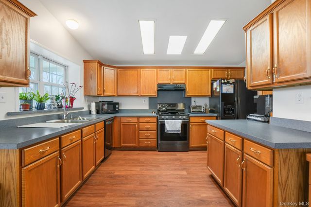 103 Vero Drive, Poughkeepsie, NY 12603