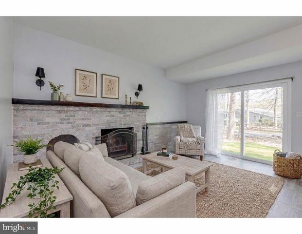 37 OSAGE TR., Medford Lakes, NJ 08055