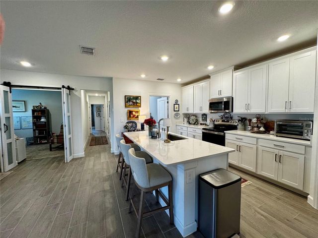 32040 GRIFFIN SANDS LN, San Antonio, FL 33576