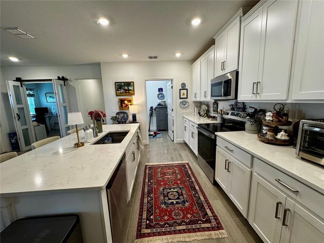 32040 GRIFFIN SANDS LN, San Antonio, FL 33576