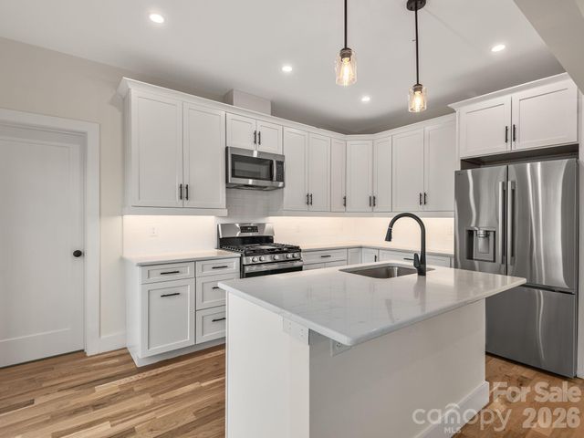 94 Spicewood Road, Weaverville, NC 28787