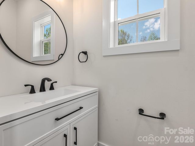 94 Spicewood Road, Weaverville, NC 28787