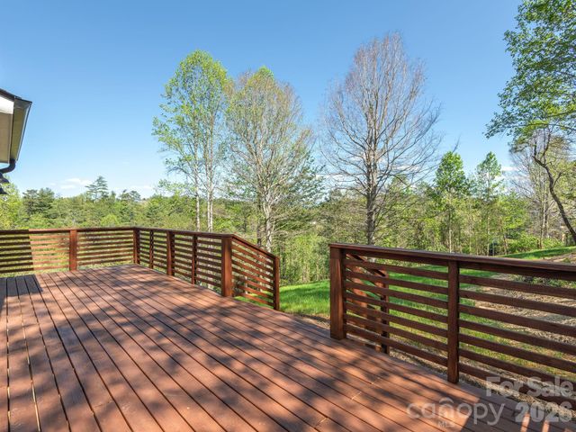 94 Spicewood Road, Weaverville, NC 28787