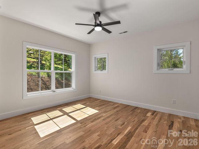 94 Spicewood Road, Weaverville, NC 28787