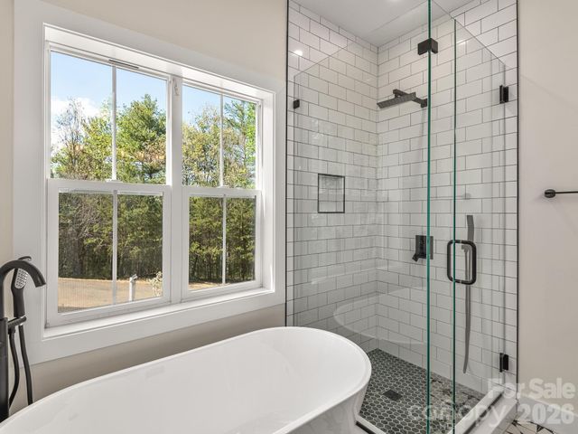 94 Spicewood Road, Weaverville, NC 28787